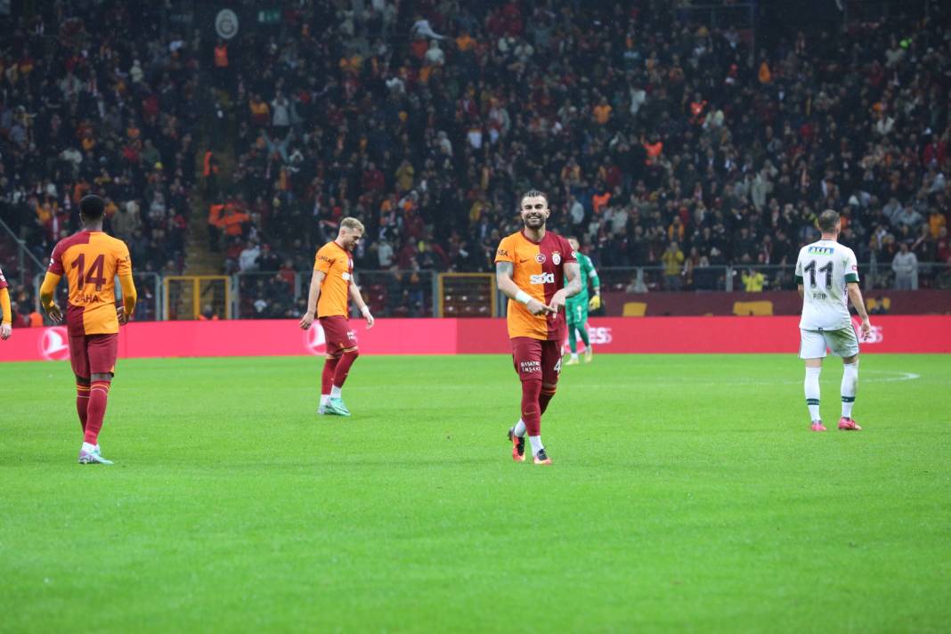 Galatasaray Konyaspor karşısında 3 golle güldü. Yarıştan kopmadı. Maçtan renkli görüntüler 48